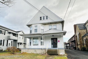 1548 Monsey Ave in Scranton, PA - Foto de edificio - Building Photo