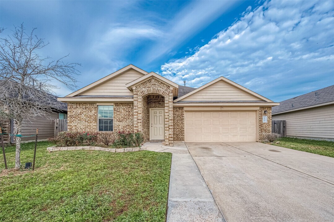2038 Treasure Mountain Dr in Spring, TX - Foto de edificio
