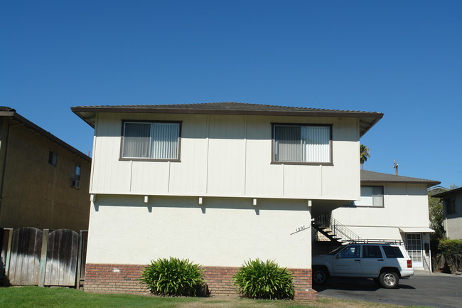 1207 Francisco Ave in San Jose, CA - Foto de edificio - Building Photo