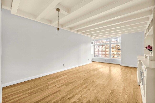 400 E 67th St in New York, NY - Building Photo - Building Photo