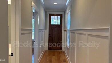 200 E Moore St in Apex, NC - Building Photo - Building Photo