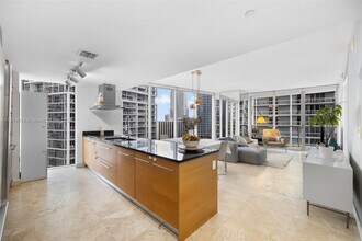 495 Brickell Ave in Miami, FL - Building Photo - Building Photo