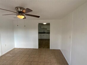 6401 31st St N in St. Petersburg, FL - Building Photo - Building Photo