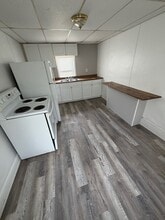 103 Carbon St, Unit 5 in Minersville, PA - Foto de edificio - Building Photo