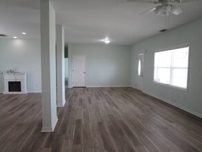 6111 Shorewood Way in Sebring, FL - Building Photo - Building Photo