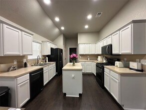 21641 Forest Colony Dr in Porter, TX - Building Photo - Building Photo