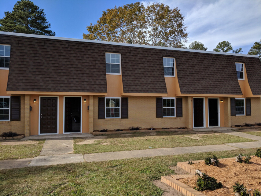 1121 Morningside Dr in Perry, GA - Building Photo