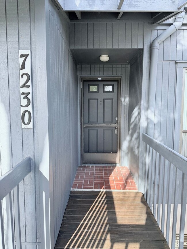 7230 Cloister Dr in Sarasota, FL - Building Photo - Building Photo
