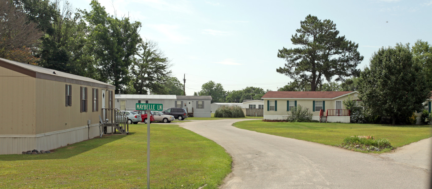 Country Squire Mobile Home Park in Aiken, SC - Building Photo