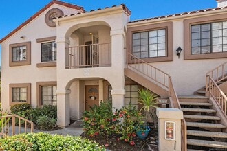 13063 Wimberly Square, Unit 114 in San Diego, CA - Foto de edificio - Building Photo