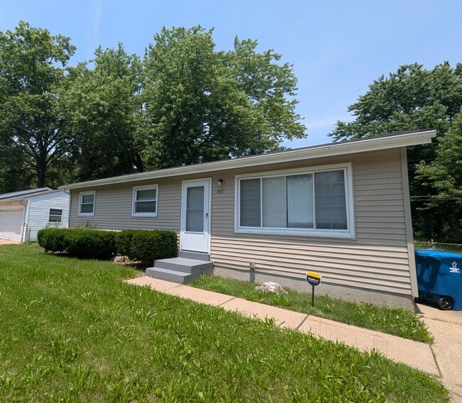 property at 1451 Widefields Ln