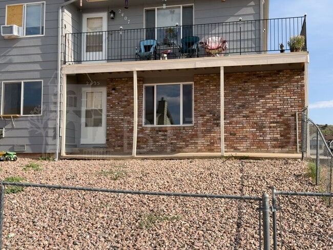 property at 2405 Split Rock Dr