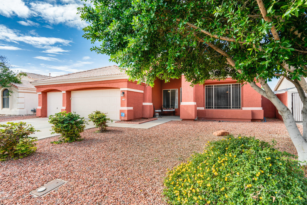 15932 N 76th Ln in Peoria, AZ - Foto de edificio