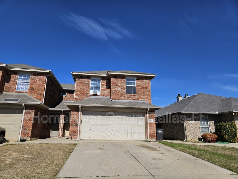 5745 Swords Dr in Fort Worth, TX - Building Photo