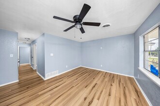 4659 NW Ozmun Ave in Lawton, OK - Building Photo - Building Photo