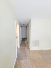 2607 Wildwood Dr in Greensboro, NC - Building Photo - Building Photo
