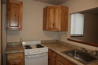 228 3rd St in California, PA - Foto de edificio - Building Photo