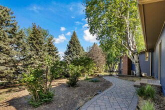 1013 E Ridge Rd in Sioux Falls, SD - Building Photo - Building Photo