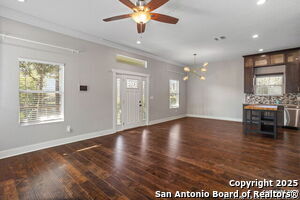 103 Sample St in San Antonio, TX - Building Photo - Building Photo