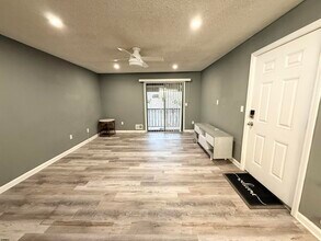 12 Colonial Ct in Galloway, NJ - Building Photo - Building Photo