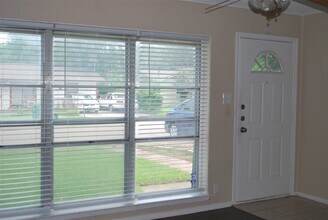 1609 Wayne St in Denton, TX - Building Photo - Building Photo