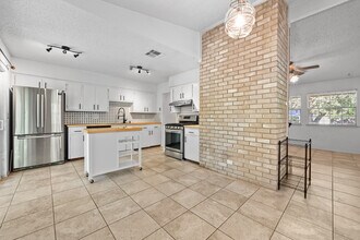 6201 Hillston Dr in Austin, TX - Building Photo - Building Photo