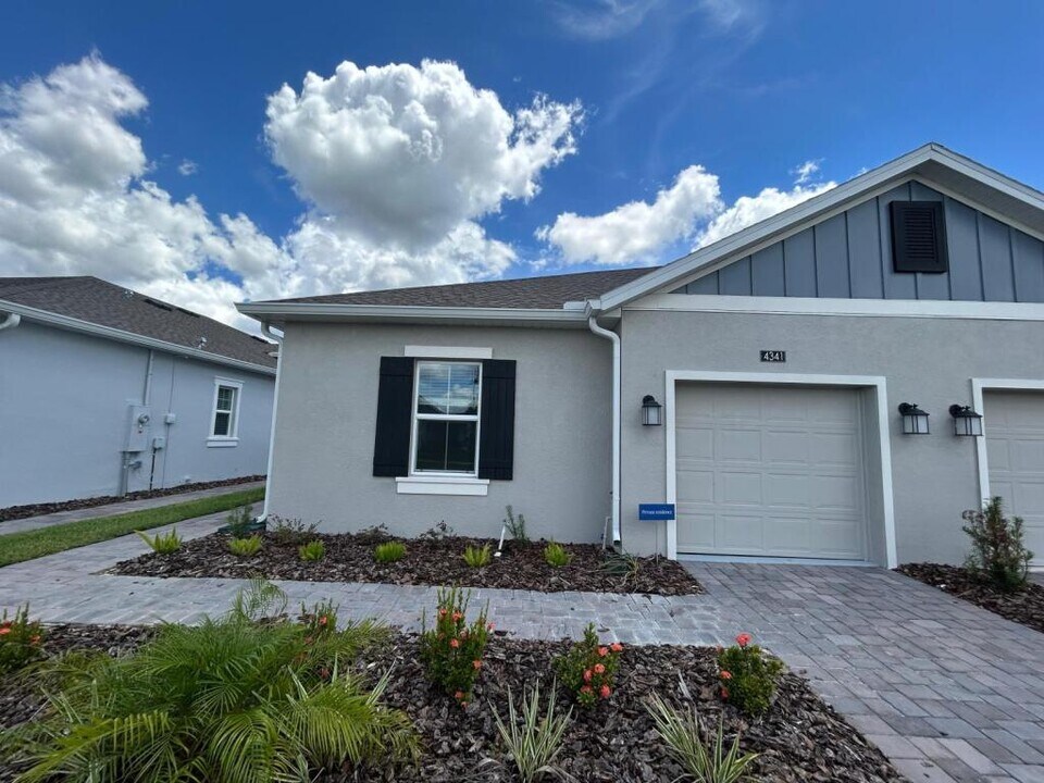 4341 Curacao Pl in Poinciana, FL - Building Photo