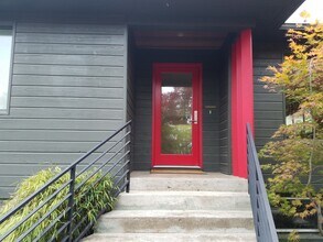 2325 High St SE in Salem, OR - Building Photo - Building Photo