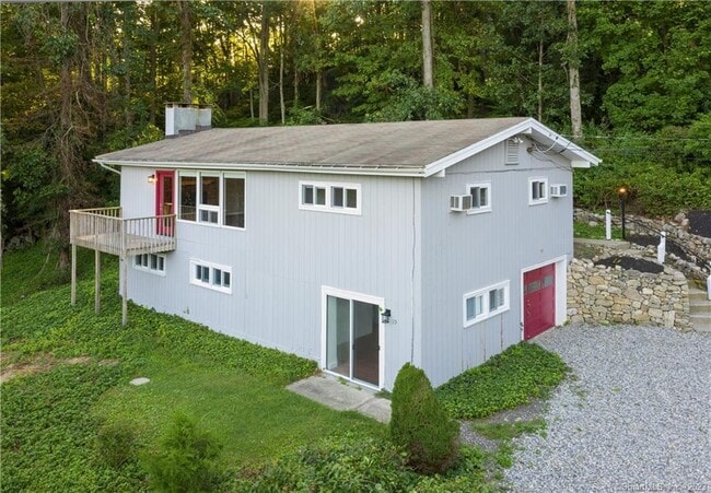 19 Split Level Rd in Ridgefield, CT - Building Photo - Building Photo