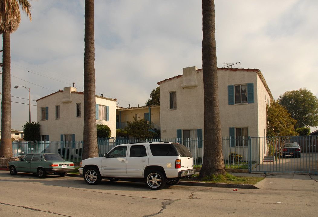 438-460 Bay View Ave in Wilmington, CA - Building Photo