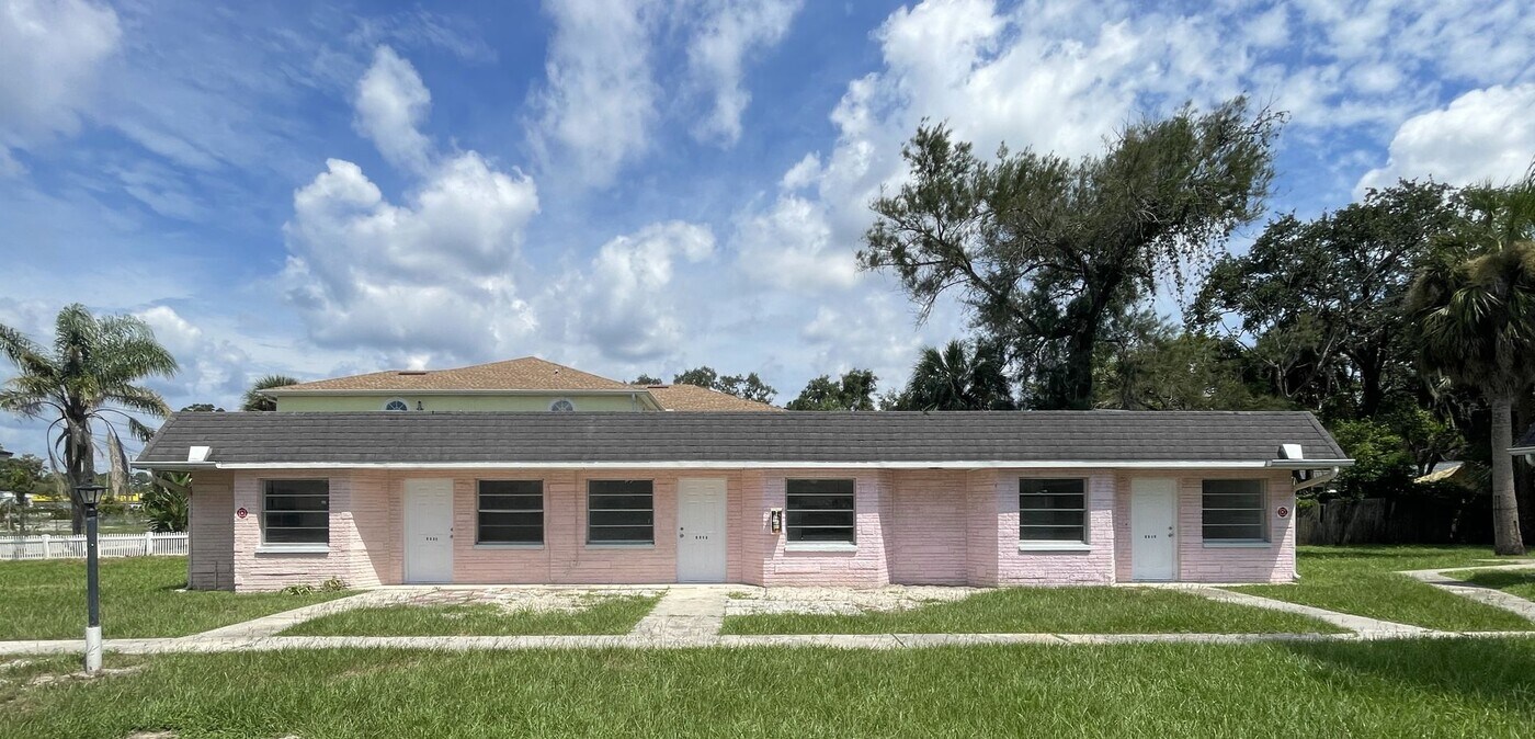 5311 Avery Rd in New Port Richey, FL - Foto de edificio