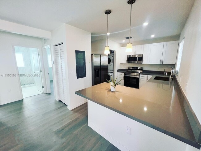 7128 SW 22nd St in Miami, FL - Building Photo - Building Photo