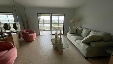6866 Huntington Ln in Delray Beach, FL - Building Photo - Building Photo