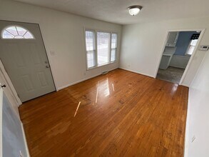 1525 Glenridge Rd in Greensboro, NC - Building Photo - Building Photo