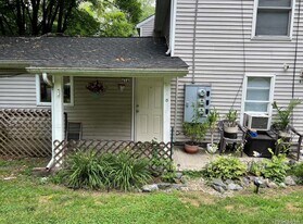 63 Hudson St in Chester, NY - Building Photo