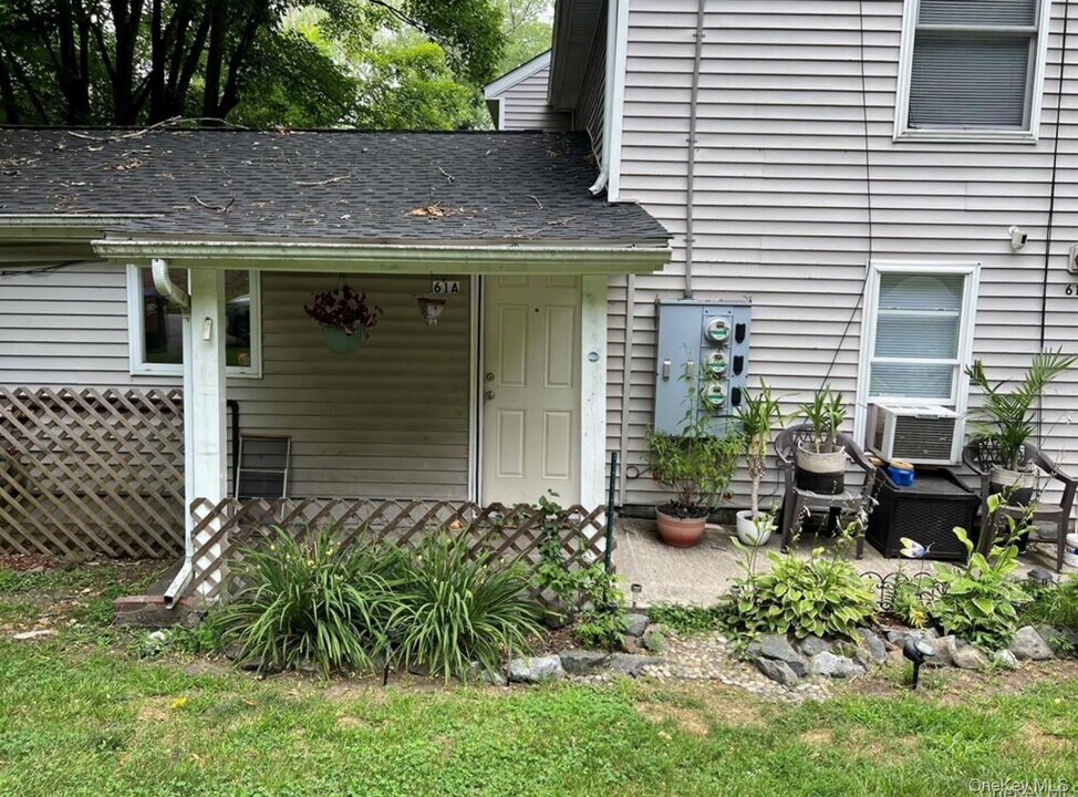 63 Hudson St in Chester, NY - Building Photo