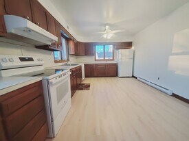 16 Harold Ave, Unit 2 in Greenwich, CT - Building Photo