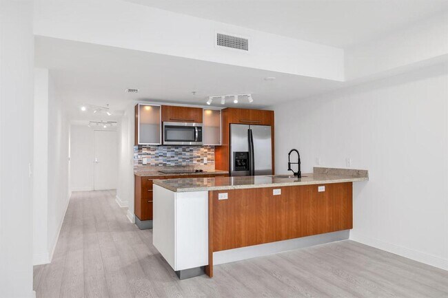 185 SW 7th St, Unit 2803 in Miami, FL - Building Photo - Building Photo