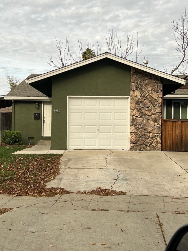 property at 5287 Snow Dr