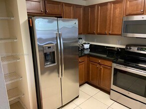 8960 NW 97th Ave in Doral, FL - Building Photo - Building Photo