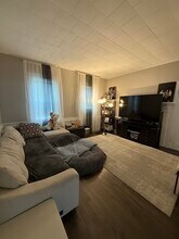 86 Oak St, Unit A in Waltham, MA - Foto de edificio - Building Photo