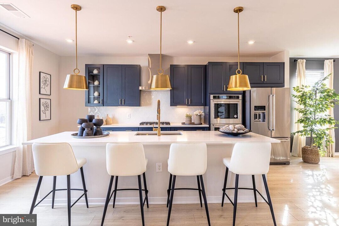 20957 Bluebird Sq in Countryside, VA - Building Photo