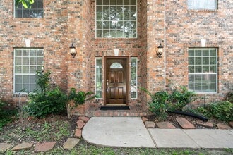 6026 Briar Hill Ct in Sugar Land, TX - Building Photo - Building Photo