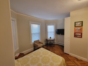33 Ashfield St, Unit 3 in Boston, MA - Building Photo - Building Photo