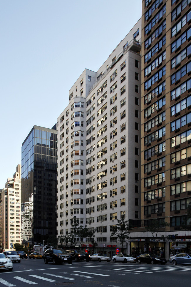 Envoy Towers in New York, NY - Building Photo - Building Photo