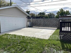 23028 Pilgrim Ave in Hazel Park, MI - Building Photo - Building Photo