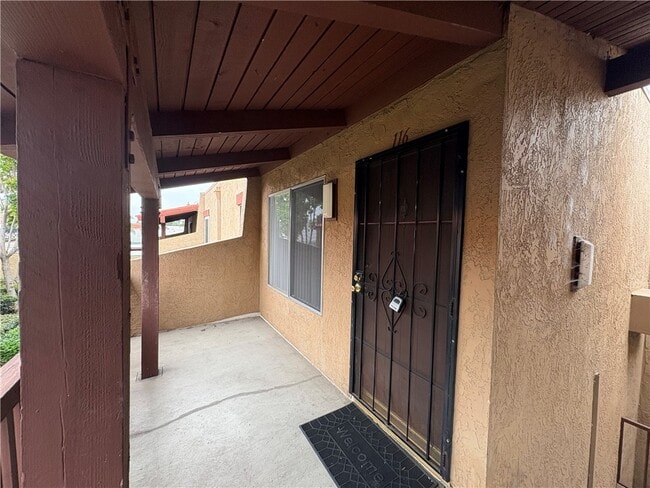 property at 1030 W MacArthur Blvd