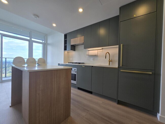 13573-13598 98a Ave in Surrey, BC - Building Photo - Building Photo