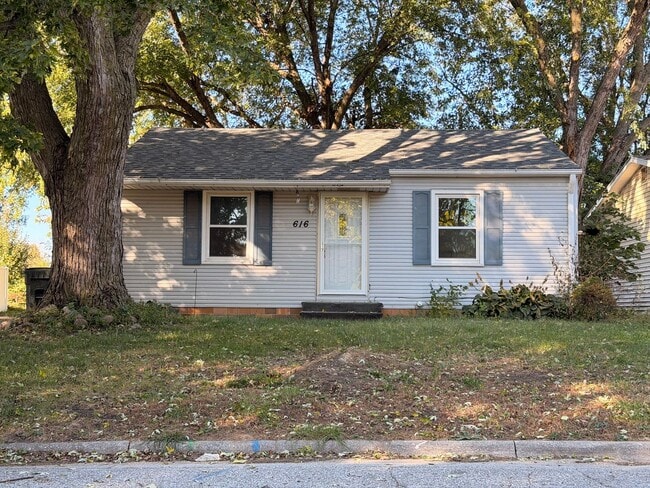 property at 616 Riverside St NW
