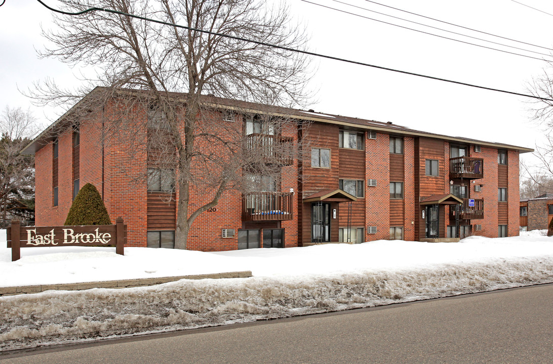 East Brooke in St. Cloud, MN - Building Photo